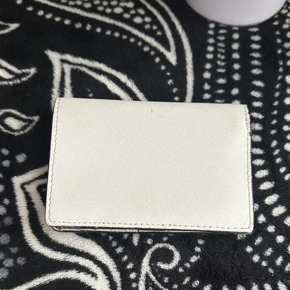 Michael Kors Ivory Card Holder - Picture 4 of 4